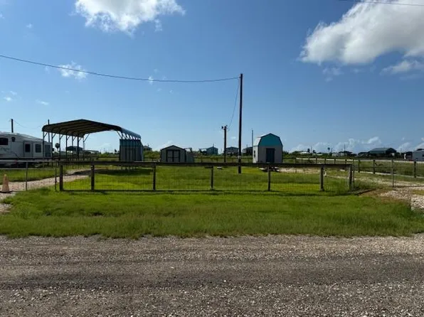 201 Curlew St, Sargent, TX 77414