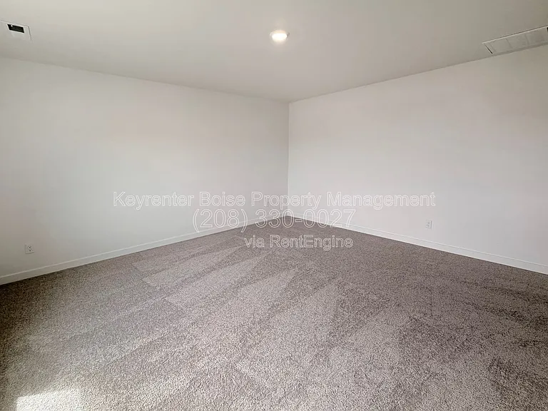 1760 N Big Star Ave — Photo 16