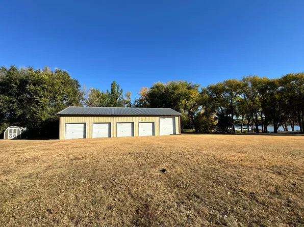 S Harmon Dr, Mitchell, SD 57301