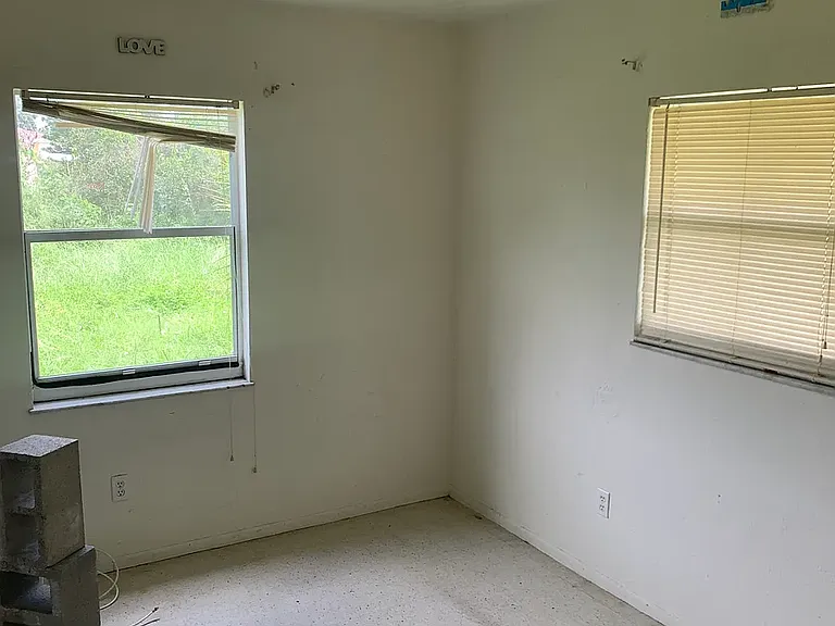 1674 NE Floridian Cir #B — Photo 4