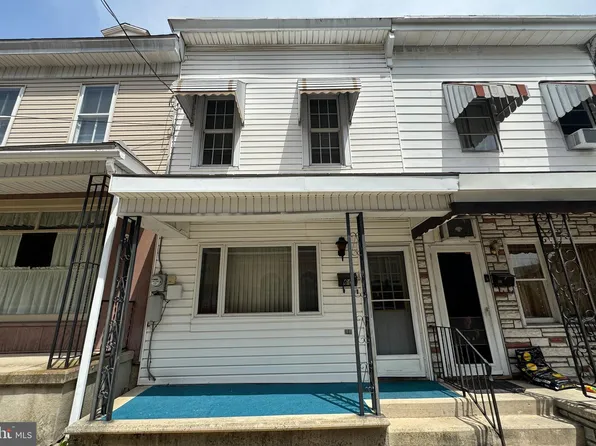 60 Clay St, New Philadelphia, PA 17959