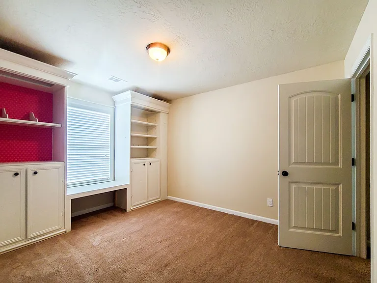 242 Haley Dr — Photo 5