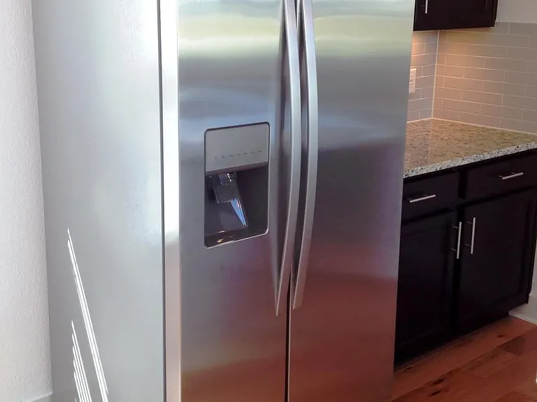 Stainless Fridge with Ice Maker