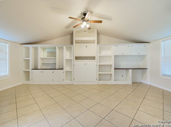 5th image of 822 Straight Ln