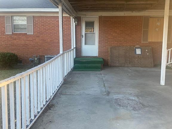 2nd image of 113 Laurel St