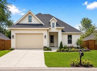 714 Oak St, Saint Rose, LA 70087