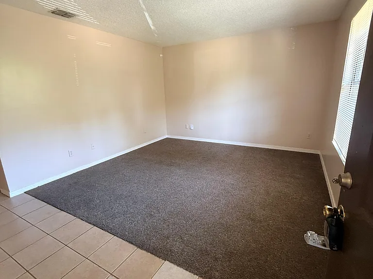 470 Crabapple Ct #D — Photo 2