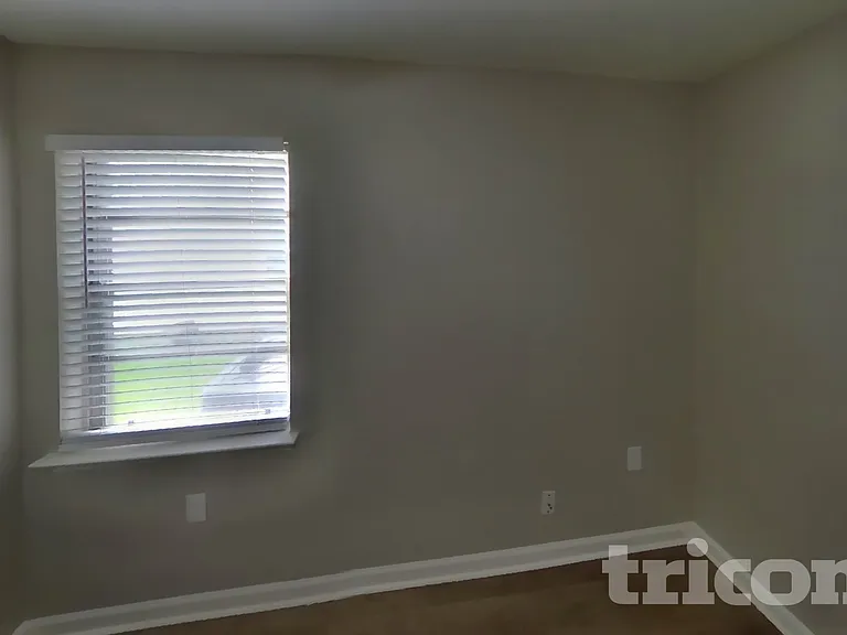 3221 Edgebrook Dr — Photo 12