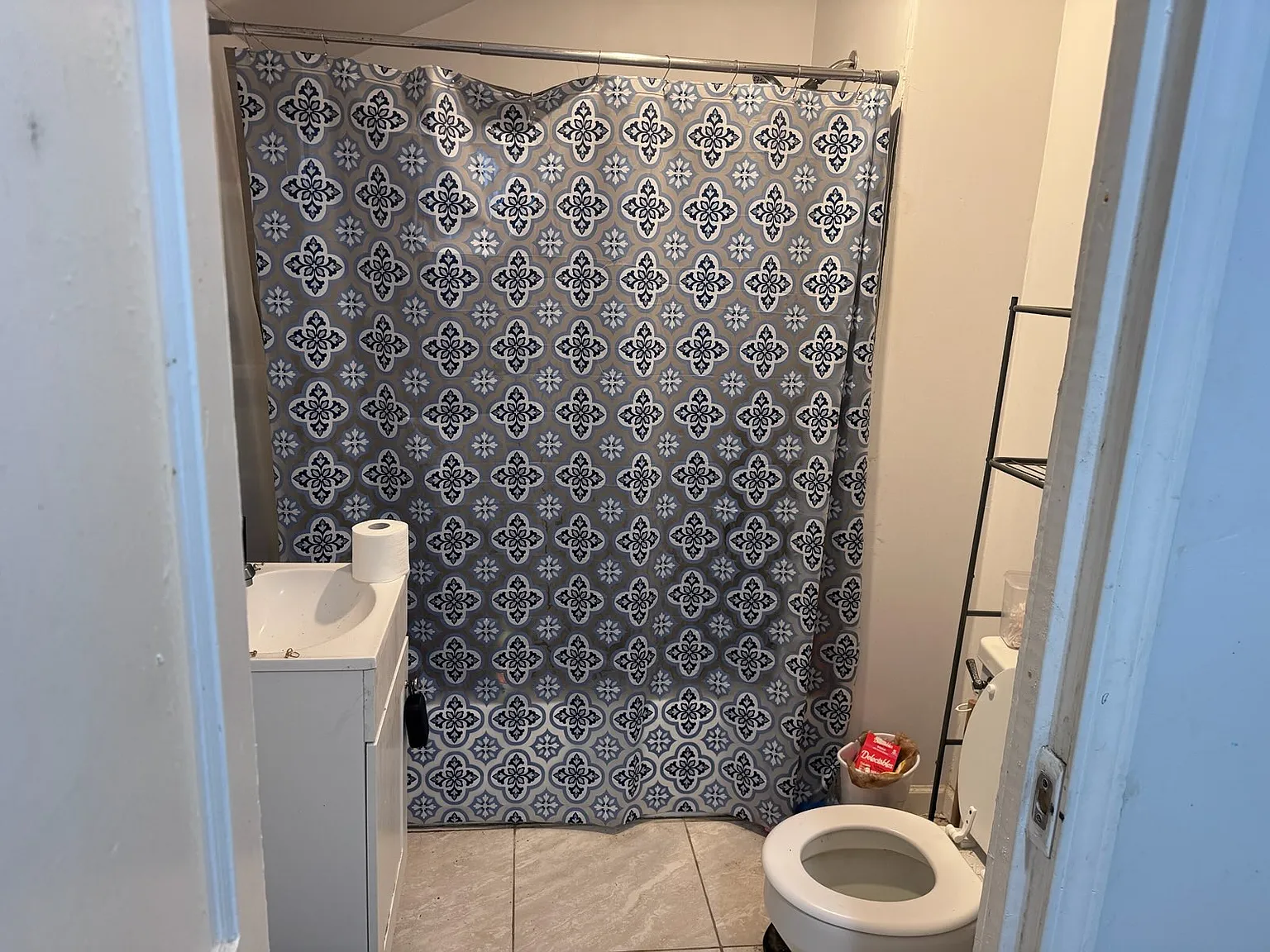 3 bed, 1.5 bath, 1815 sqft, $1,050 — Photo 4