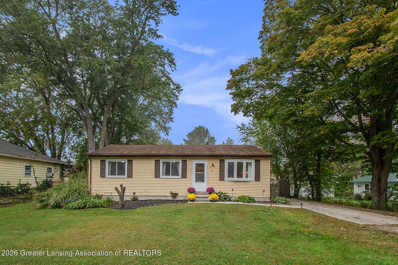 618 Forest St photo 1
