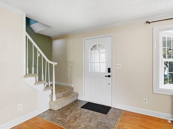 3rd image of 26015 Woodfield Rd