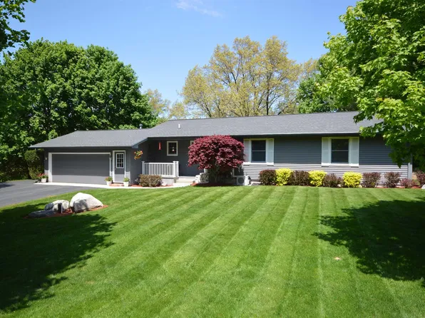 2639 Hammond Highlands Dr, Traverse City, MI 49686