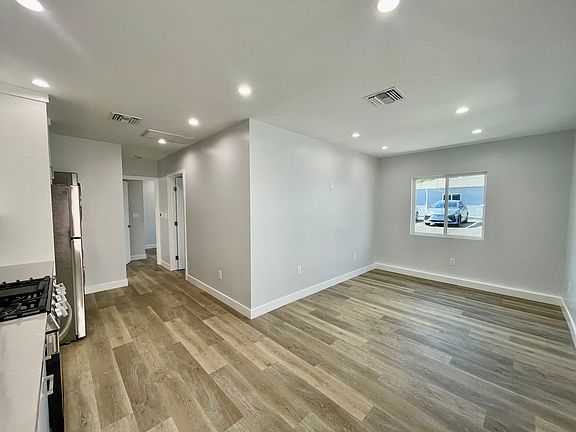 4th image of 2230 Delaware Ave #D