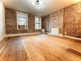 Rented by Nolita Group