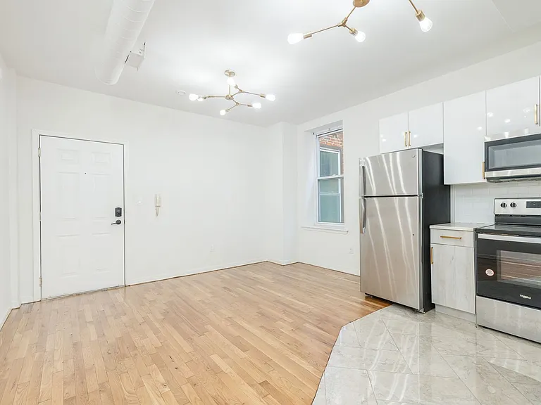 P1 - 1424 W Girard Ave — Photo 14