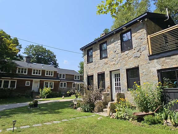 5th image of 11 Tower Hill Rd #B