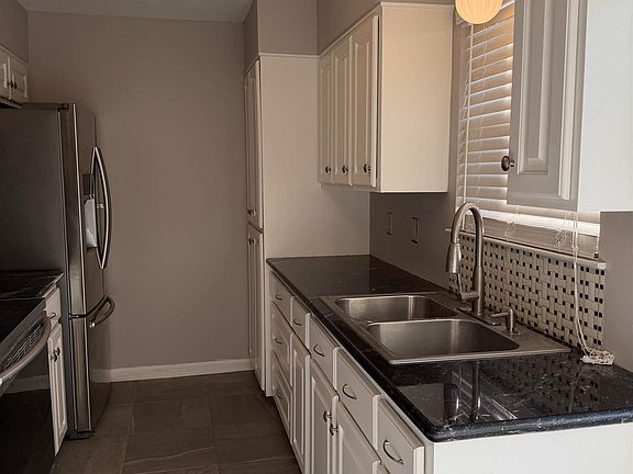 5th image of 1785 Boulevard De Province APT C
