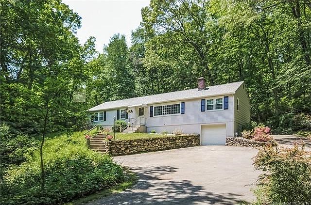Charming 3 bedroom Woodbridge ranch on 2.7 private and peaceful acres.