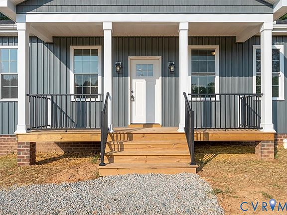3rd image of 26 Maple Knoll Trce
