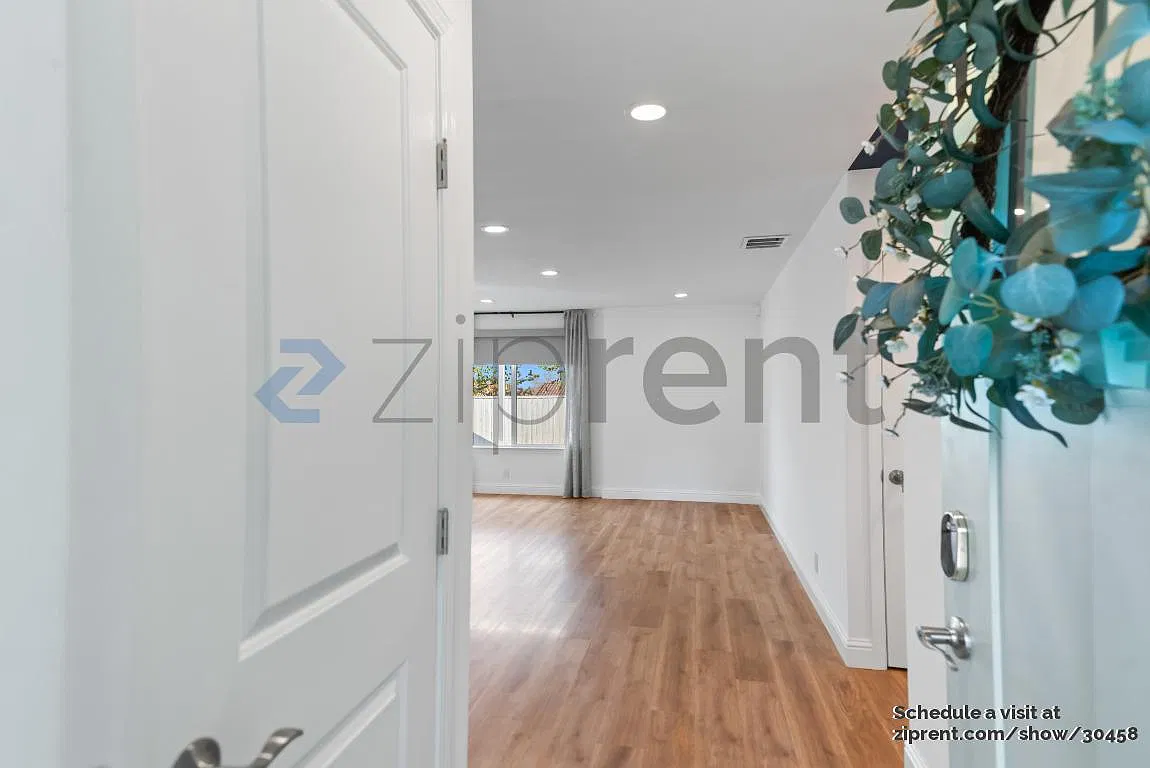 3 bed, 1404 sqft, $5,247 — Photo 4