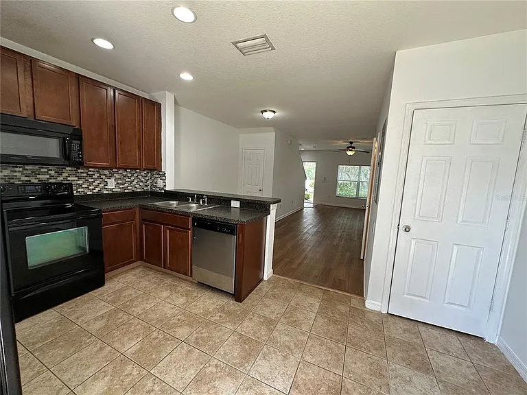 15816 Fishhawk View Dr — Photo 9