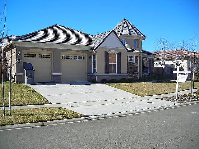 1st image of 9670 Pinehurst Dr