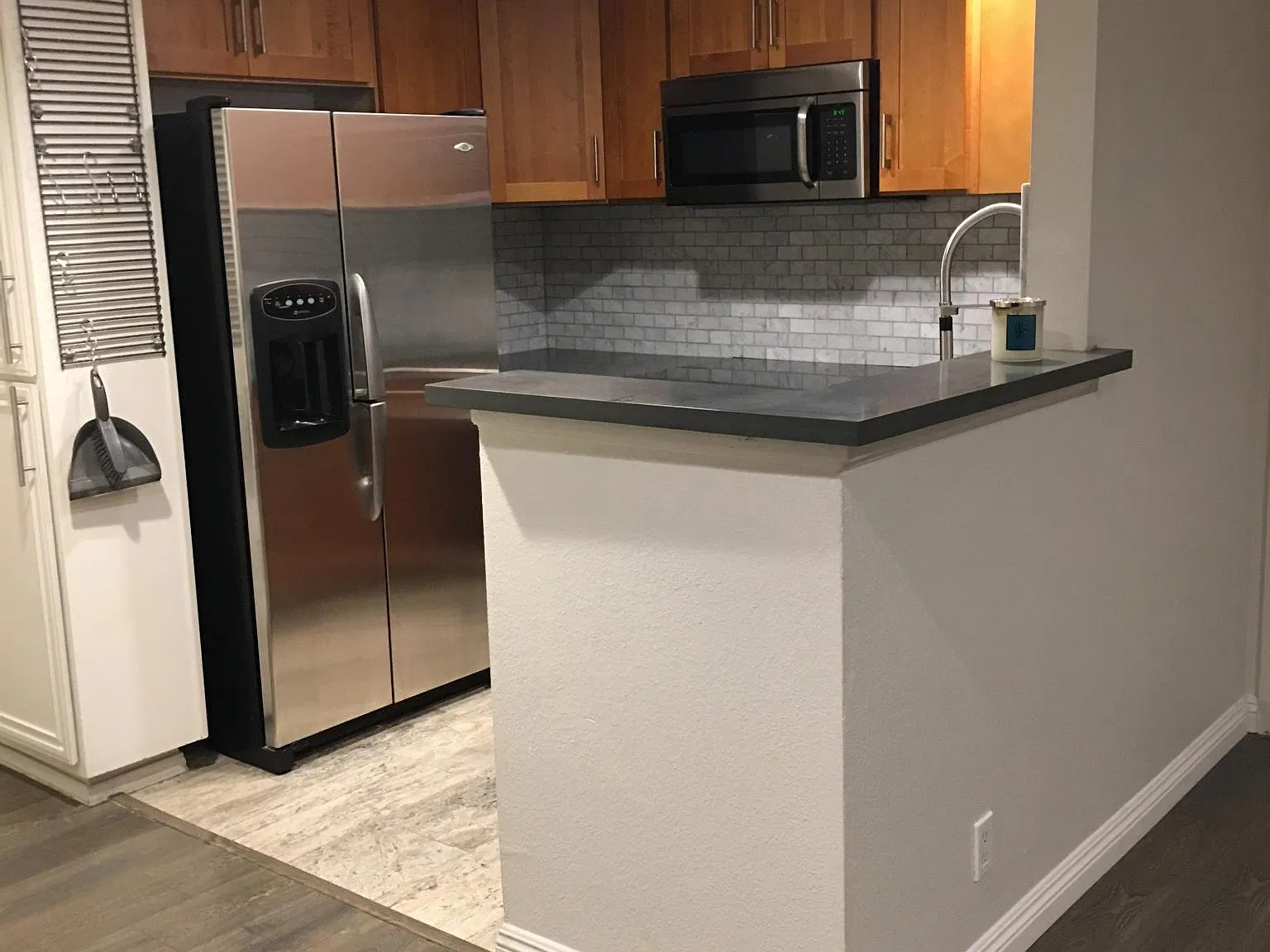 2 bed, 880 sqft, $2,400 — Photo 3