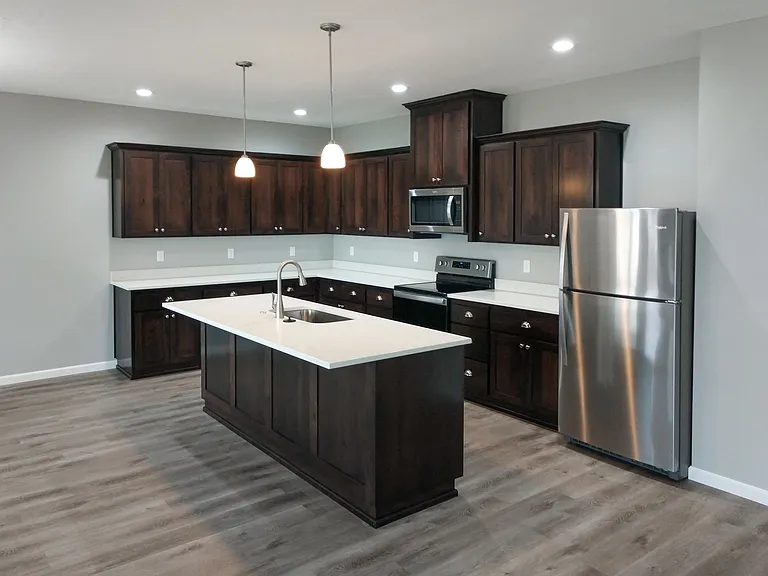 579 SE Shire Ln — Photo 3