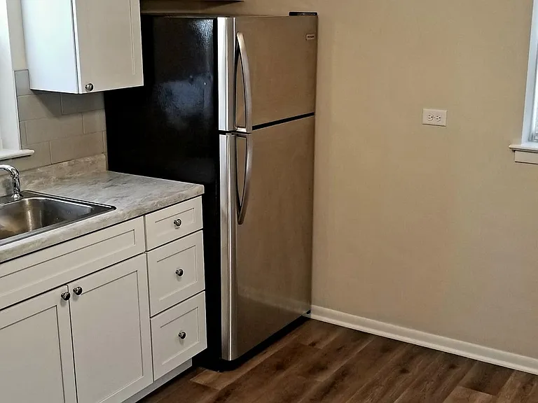 4940 Egandale Ave #GW — Photo 4