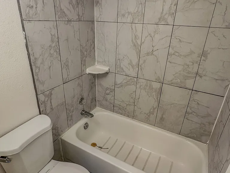 Eastpointe — Photo 20