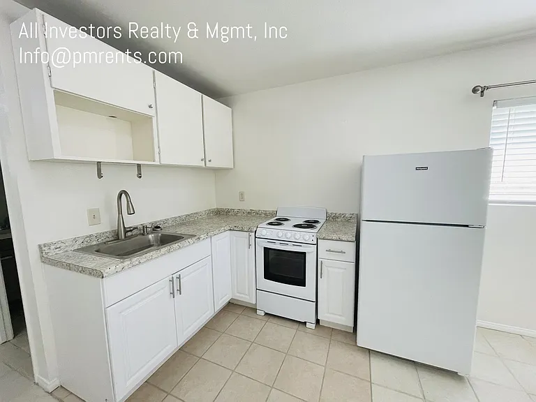 640 Grant St #B — Photo 5