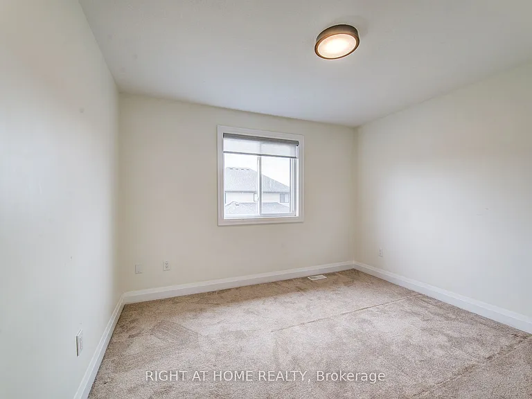 138 Woodberry Cres — Photo 28