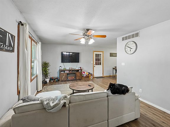 4th image of 713 Pearl St