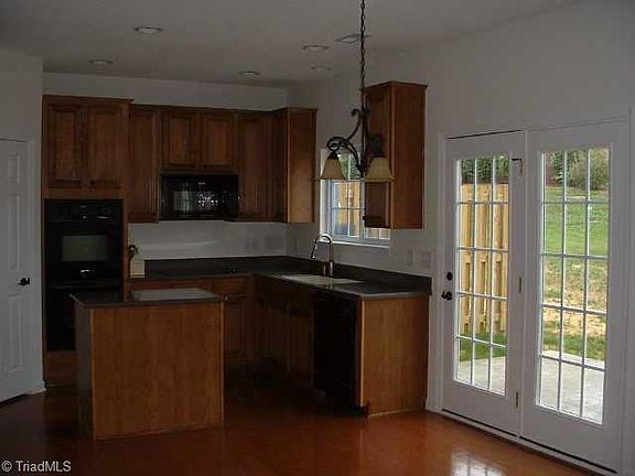 5th image of 6713 Marielle Pointe
