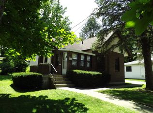 912 W 9th St, Dixon, IL 61021