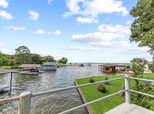 1 Circle Beach Ln, Trinidad, TX 75163