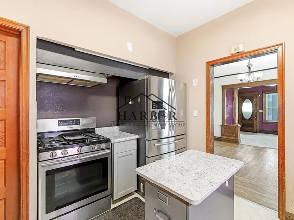 228 8th St NW, Rochester, MN 55901