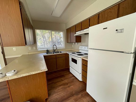 4th image of 140 Whaleview Ct