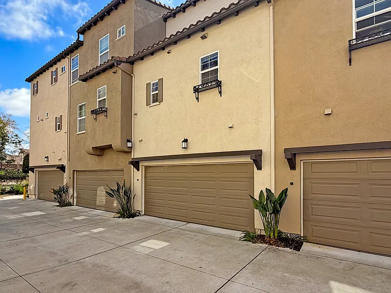 10556 Debreceni Way #9 — Photo 24