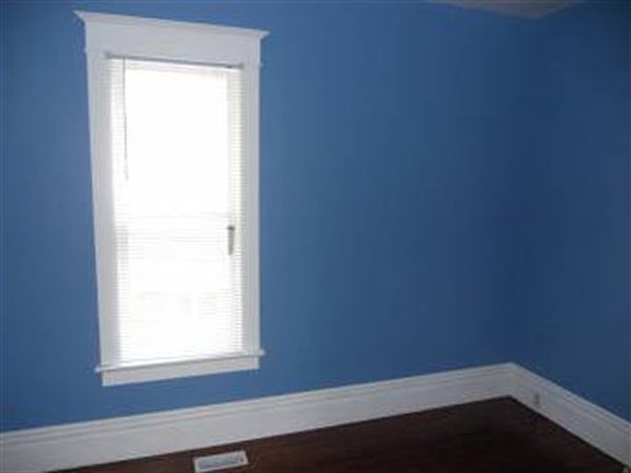 4th image of 423 College Ave
