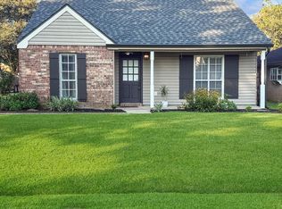 820 Rosedown Ln, Lafayette, LA 70503