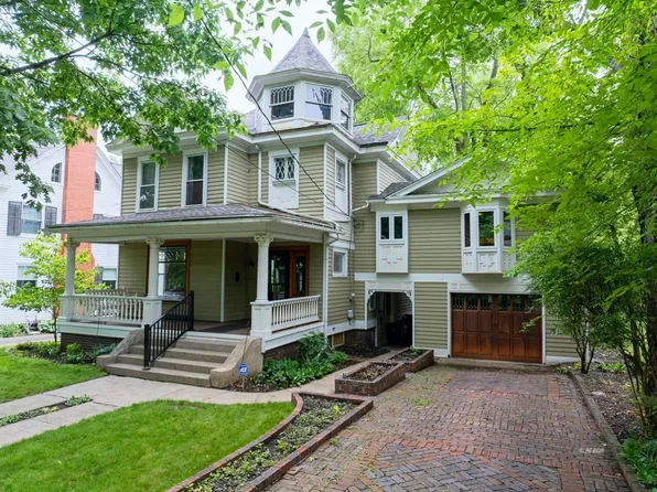 26 Elmwood Pl, Athens, OH 45701