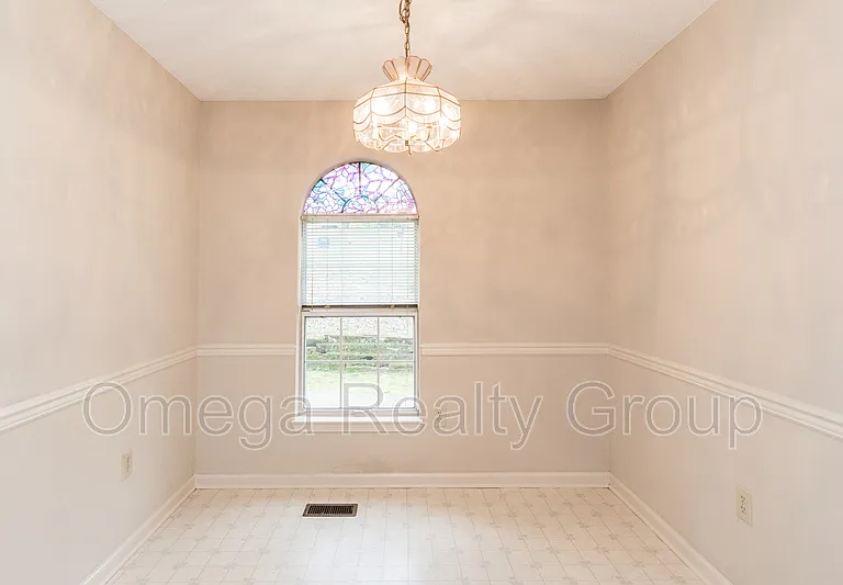 6770 Charles Dr — Photo 16