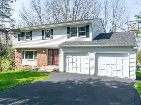 4225 Drexel Dr, Vestal, NY 13850