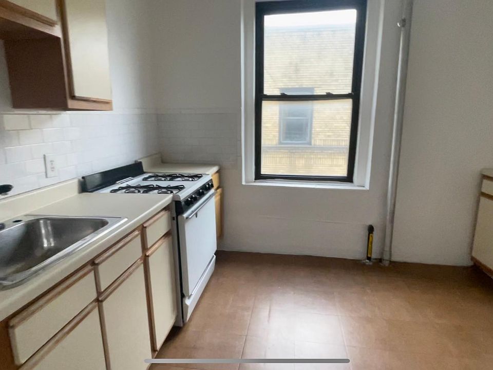 2nd image of 81 E 208th St #5H