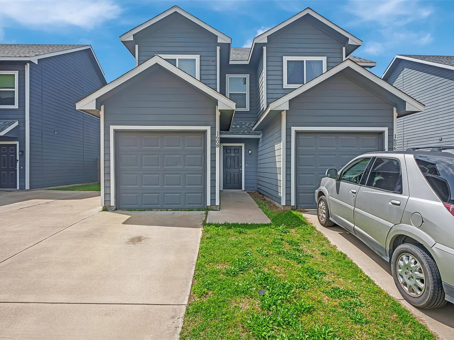 2 bed, 1.5 bath, 1181 sqft, $1,500 — Photo 2