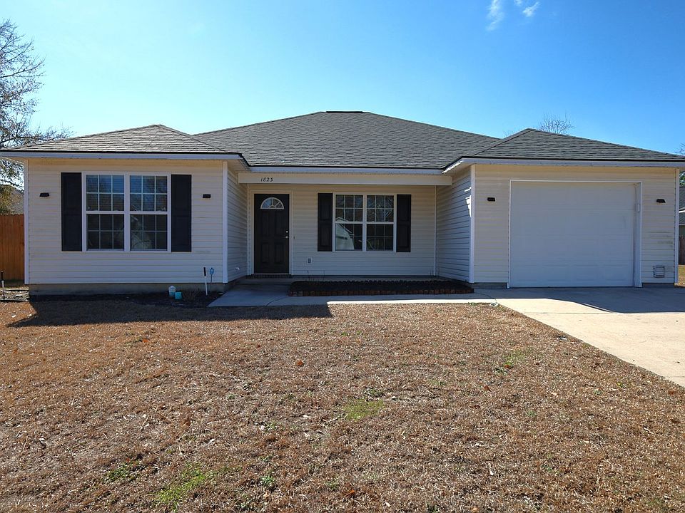 1st image of 1823 Hazel Dr