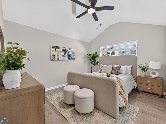 5th image of 124 Chastain Way