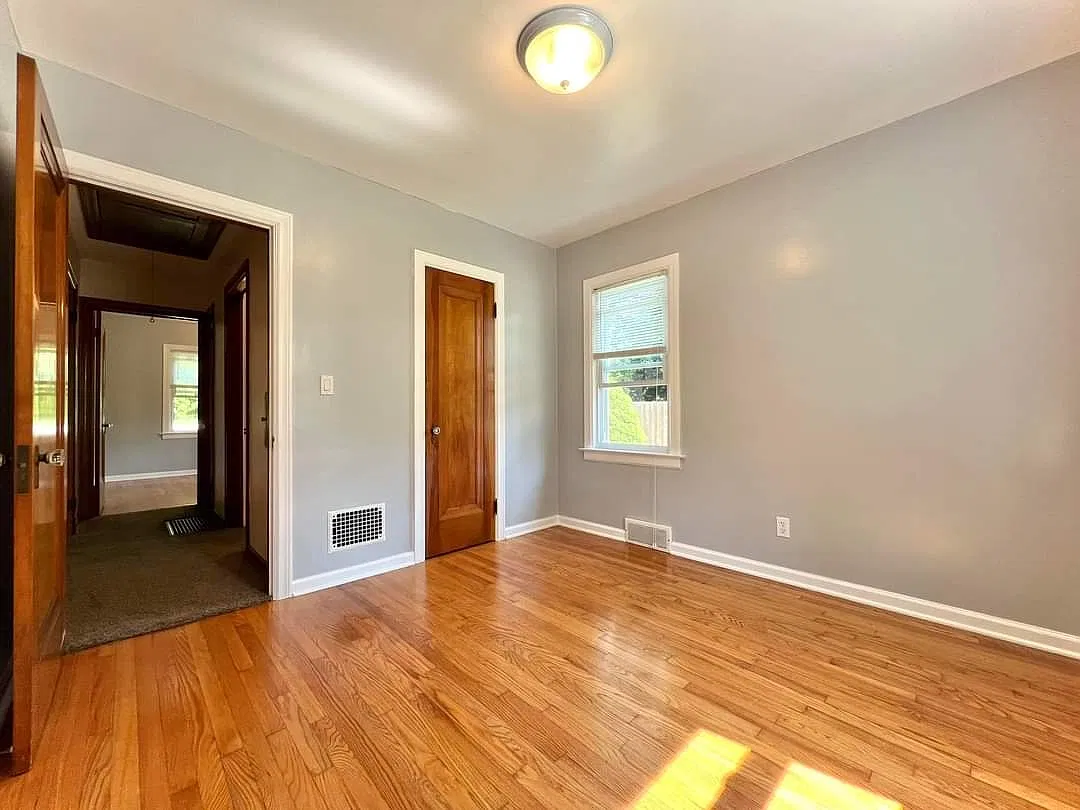 2 bed, 1400 sqft, $1,400 — Photo 4