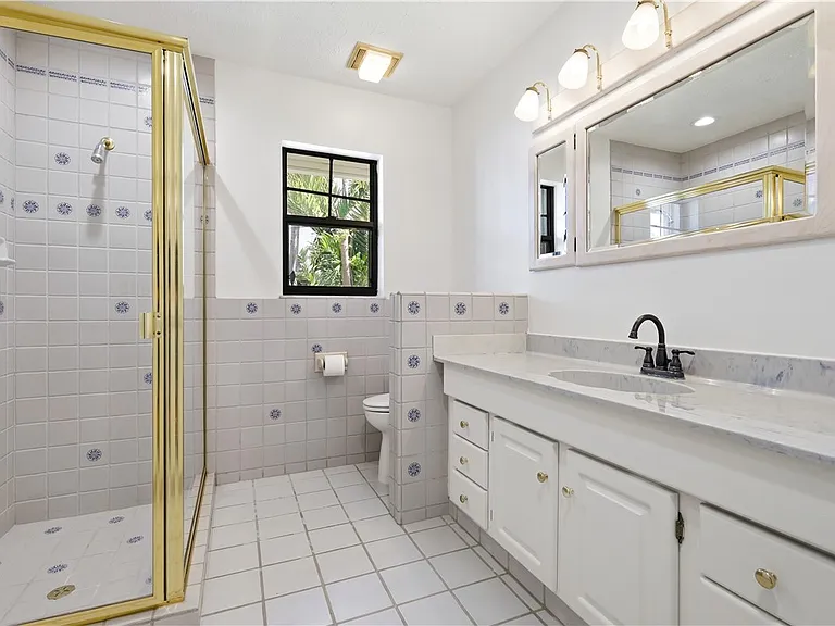 114 Queen Ann Ct — Photo 17